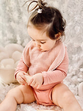 Load image into Gallery viewer, Round Bib